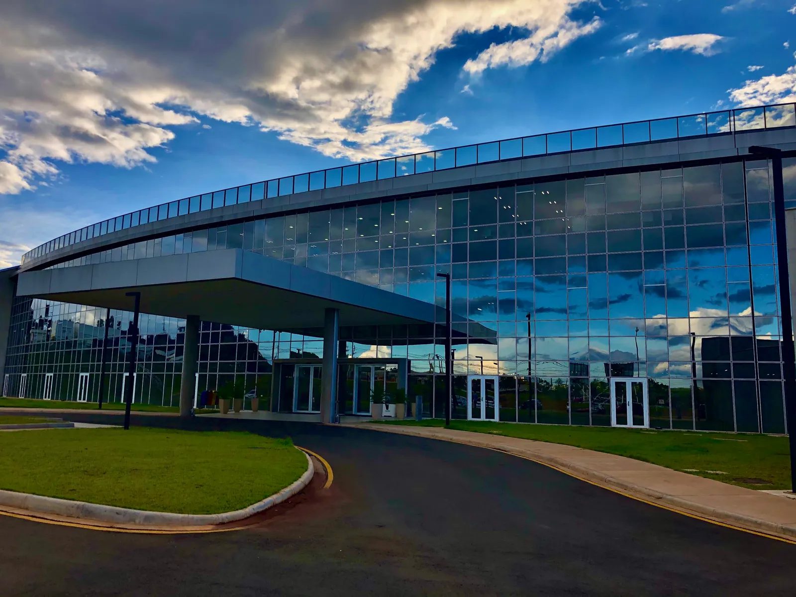 Entrada do laboratório do acelerador Sirius, no CNPEM, em Campinas
